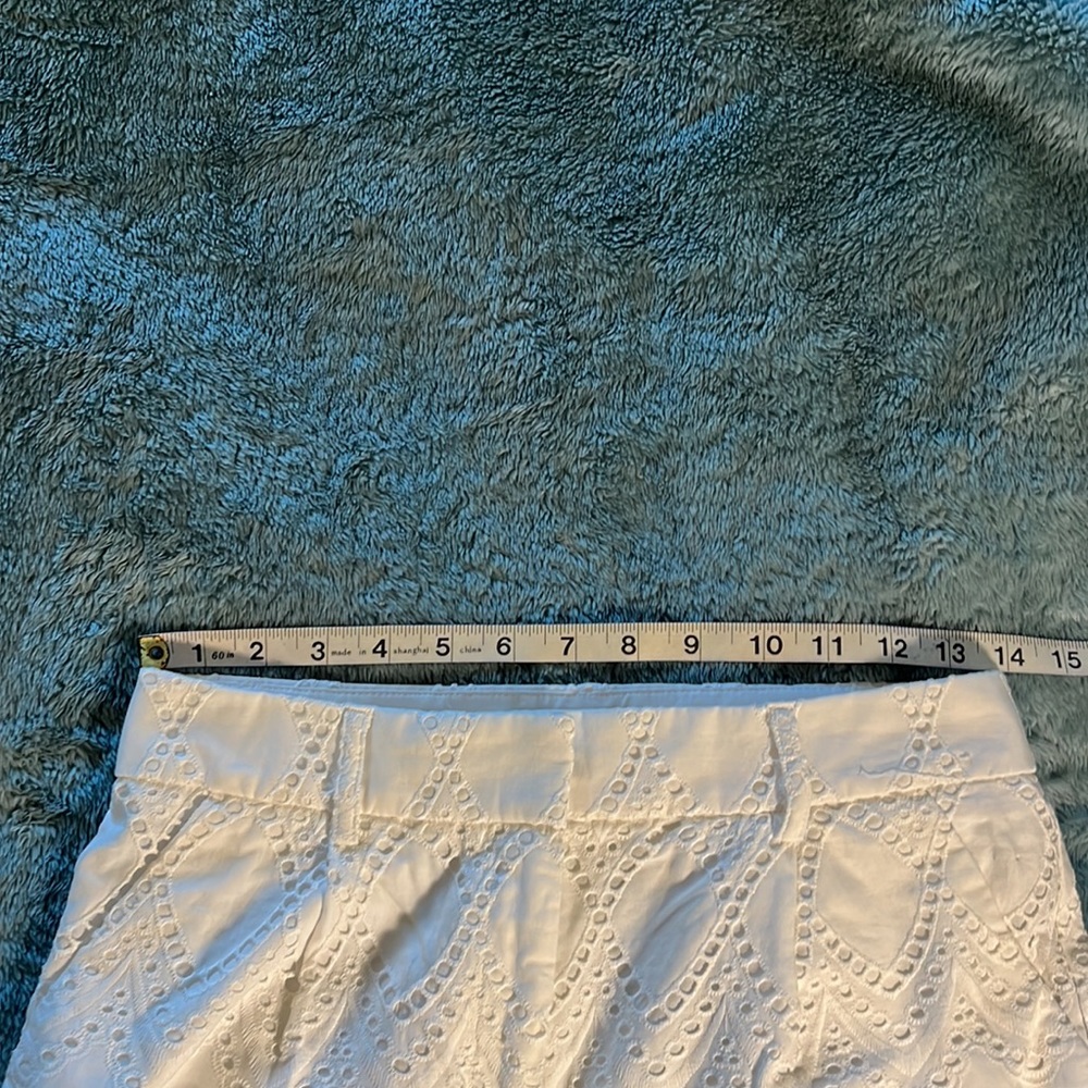 White Eyelet High Waisted Express Shorts Size 2 - Picture 10 of 11